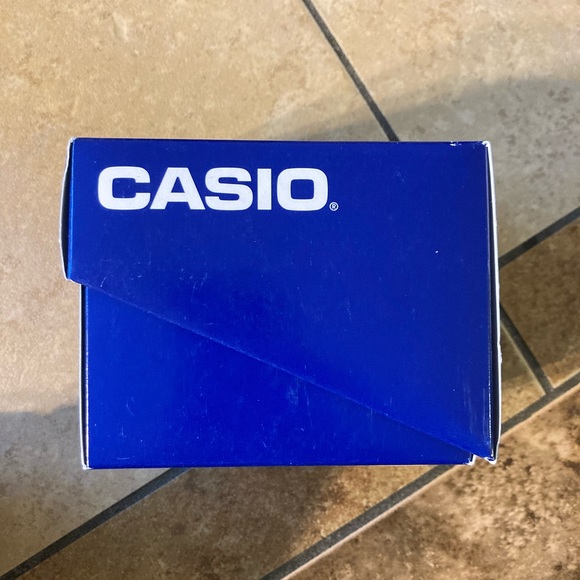 Casio Lap Timer digital watch - Picture 4 of 4